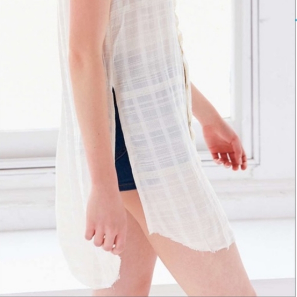 Kimchi Blue Allison Frayed Botton Down Tunic - Picture 3 of 16